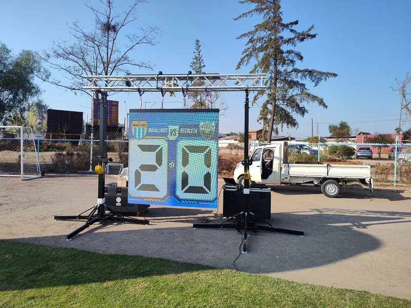 Wall led de exterior de 2x2 en el estadio municipal de San Bernardo